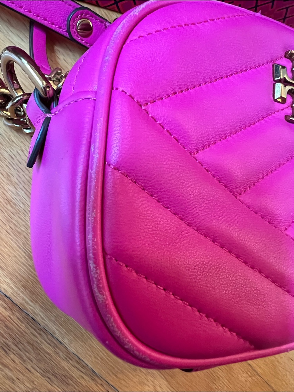 Tory Burch Crazy Pink Kira Chevron Small Leather Camera Bag - Picture 7 of 14